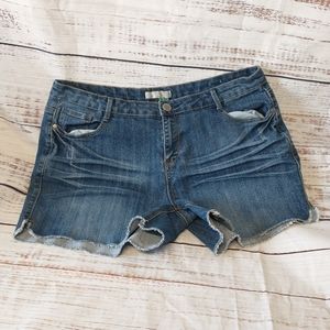 Route 66 women's jeans shorts size 16.    I